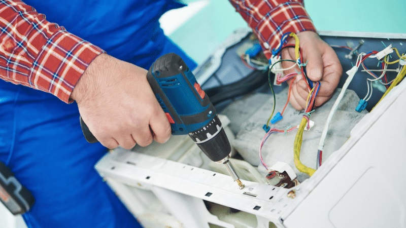 Ayaş Midea Midea çamaşır makinesi kart tamiri – Su almama arızası orijinal parça ile giderildi. - Teknik servis örneği